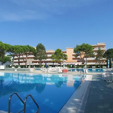 Valbella Aparthotel 3*