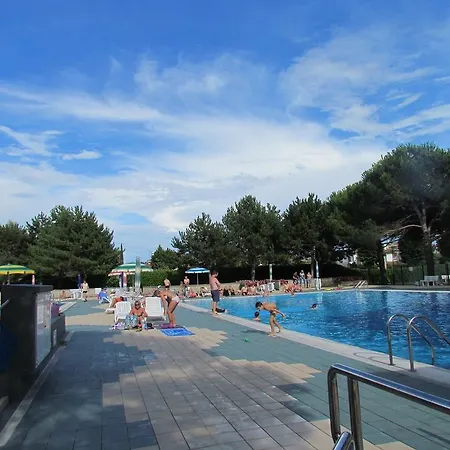 Ξενοδοχείο με διαμερίσματα Valbella - With Pool Μπιμπιόνε