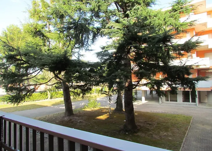 Valbella Aparthotel 3*